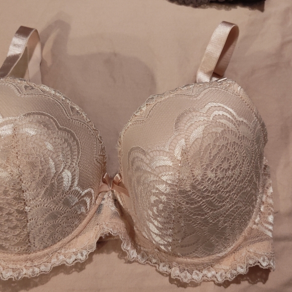 NWT!! Rene' Rofe' Bra Bundle 36DD (3) - Picture 6 of 14